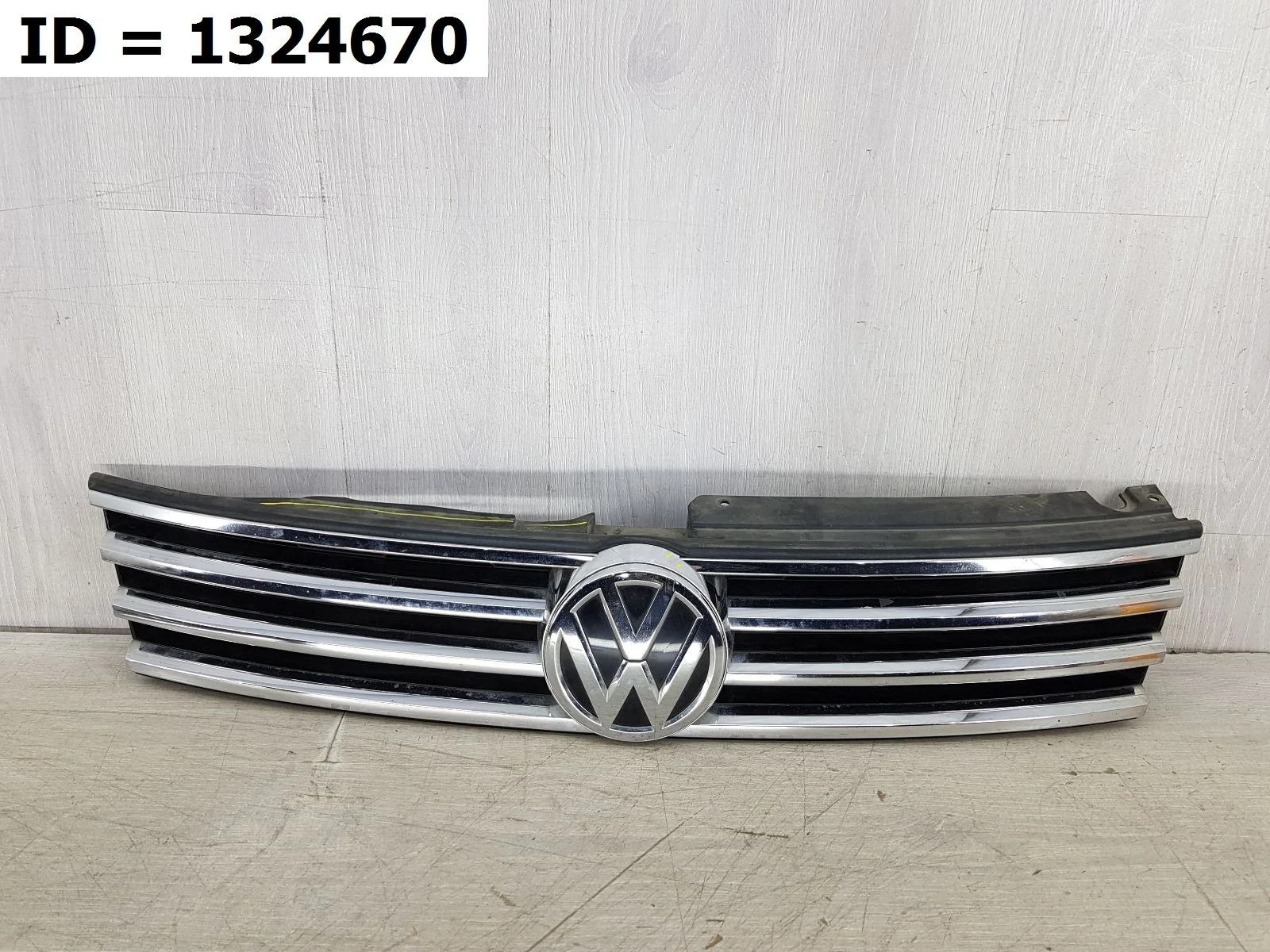 решетка радиатора Volkswagen TOUAREG 2, NF FL 7P5  7P6853651LZLL 2010-2018 (контрактная запчасть)