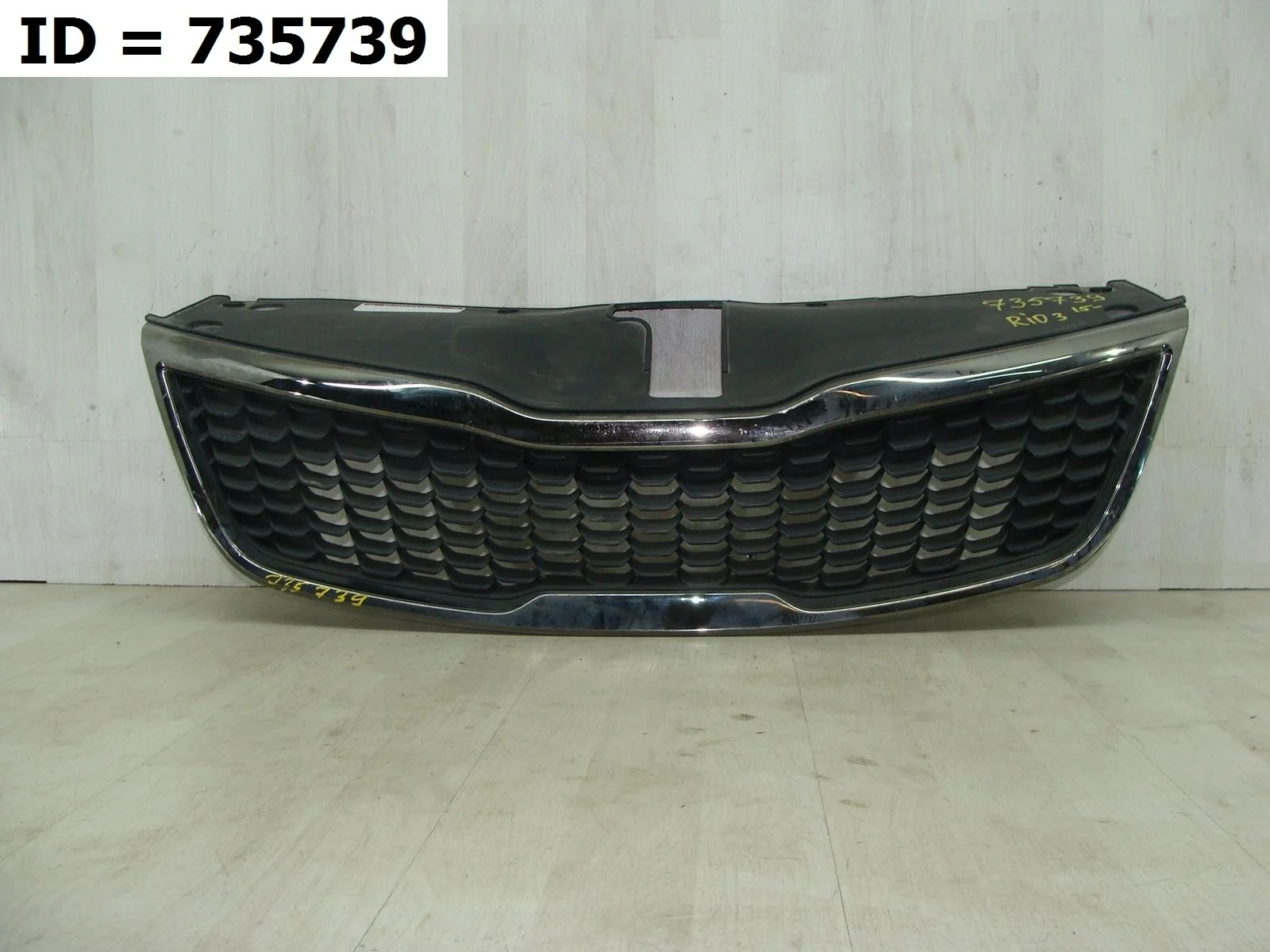 решетка радиатора Kia RIO 3  QB, UB   863504Y500 2011-2017 (контрактная запчасть)
