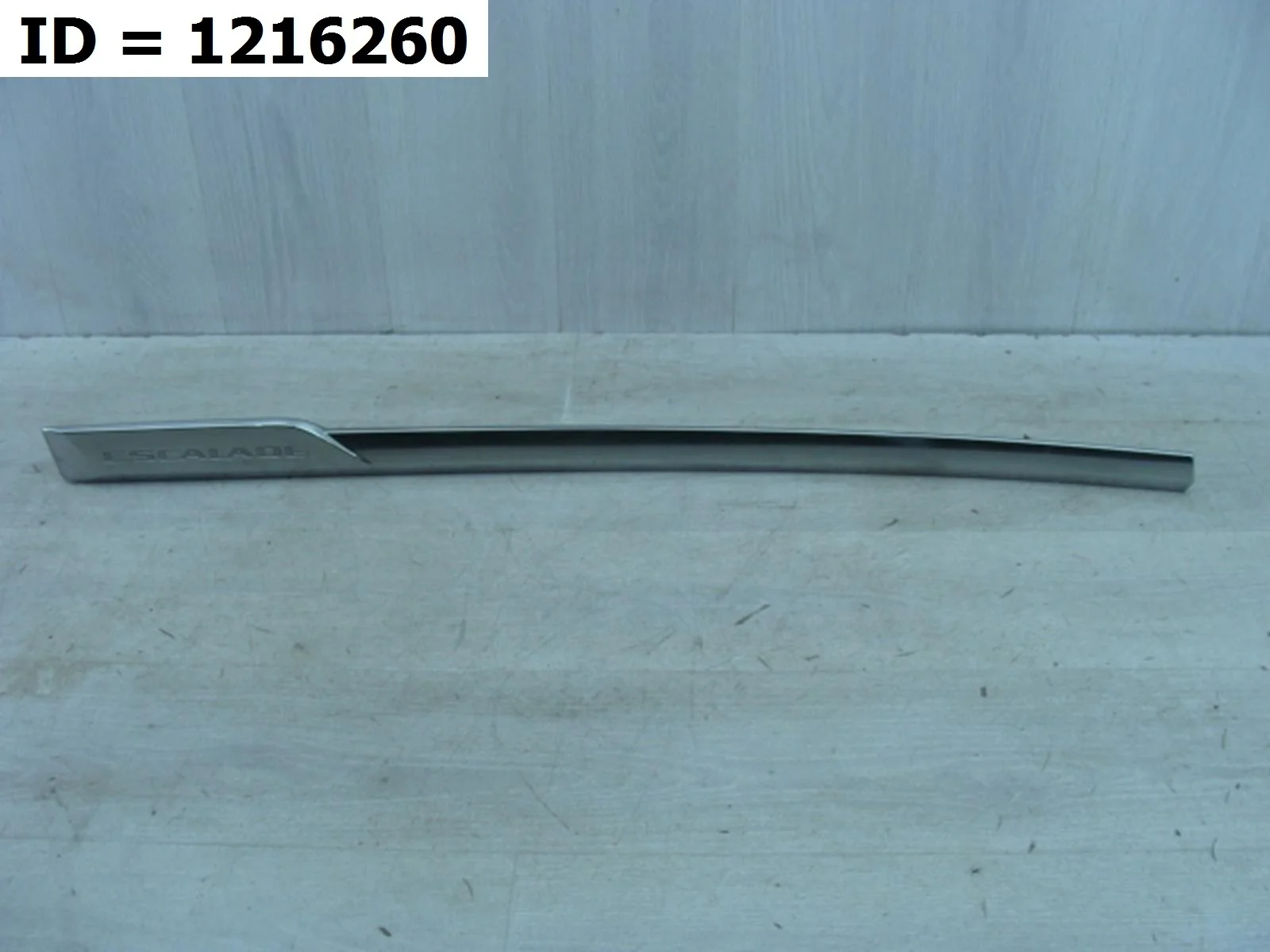 накладка на дверь Cadillac ESCALADE 4, GMT K2, GMTK2  23372882 2013-2021 (контрактная запчасть)