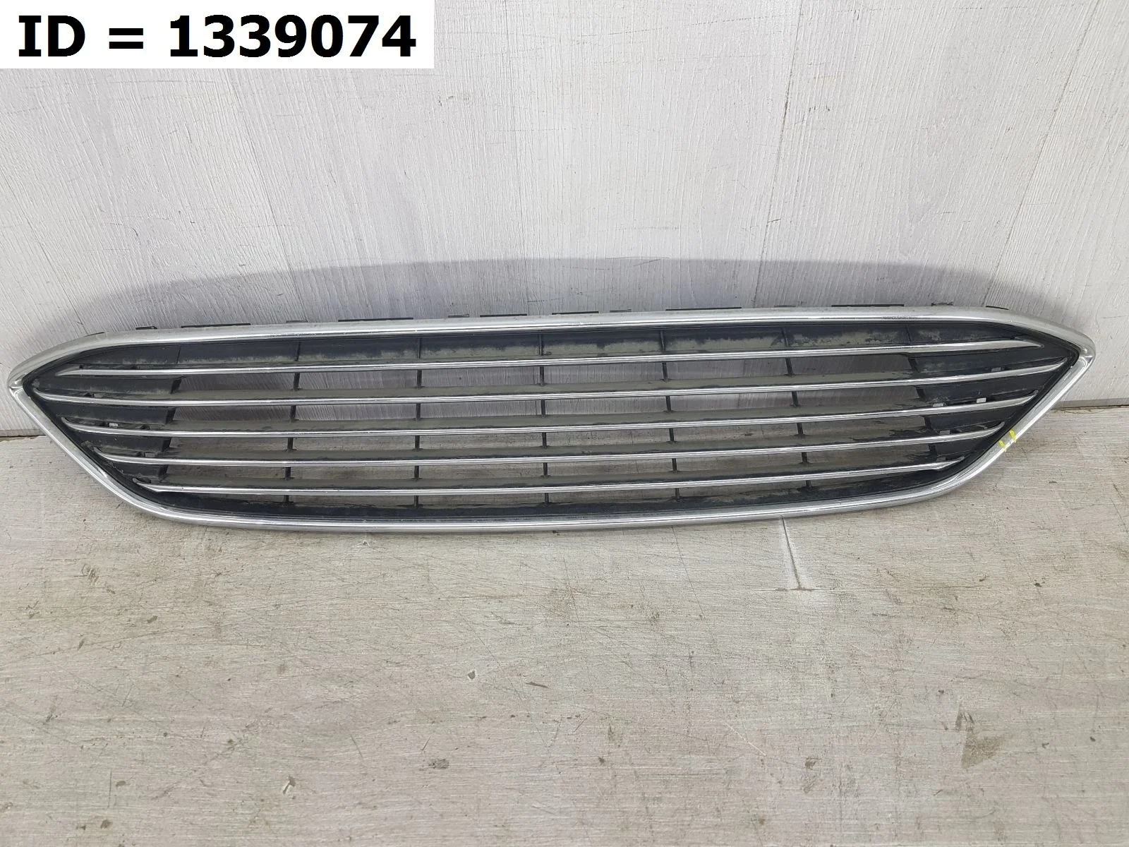 решетка радиатора Ford FOCUS 3, DYB MK3 BK BL BM CB8  1718736 2010-2019 (контрактная запчасть)