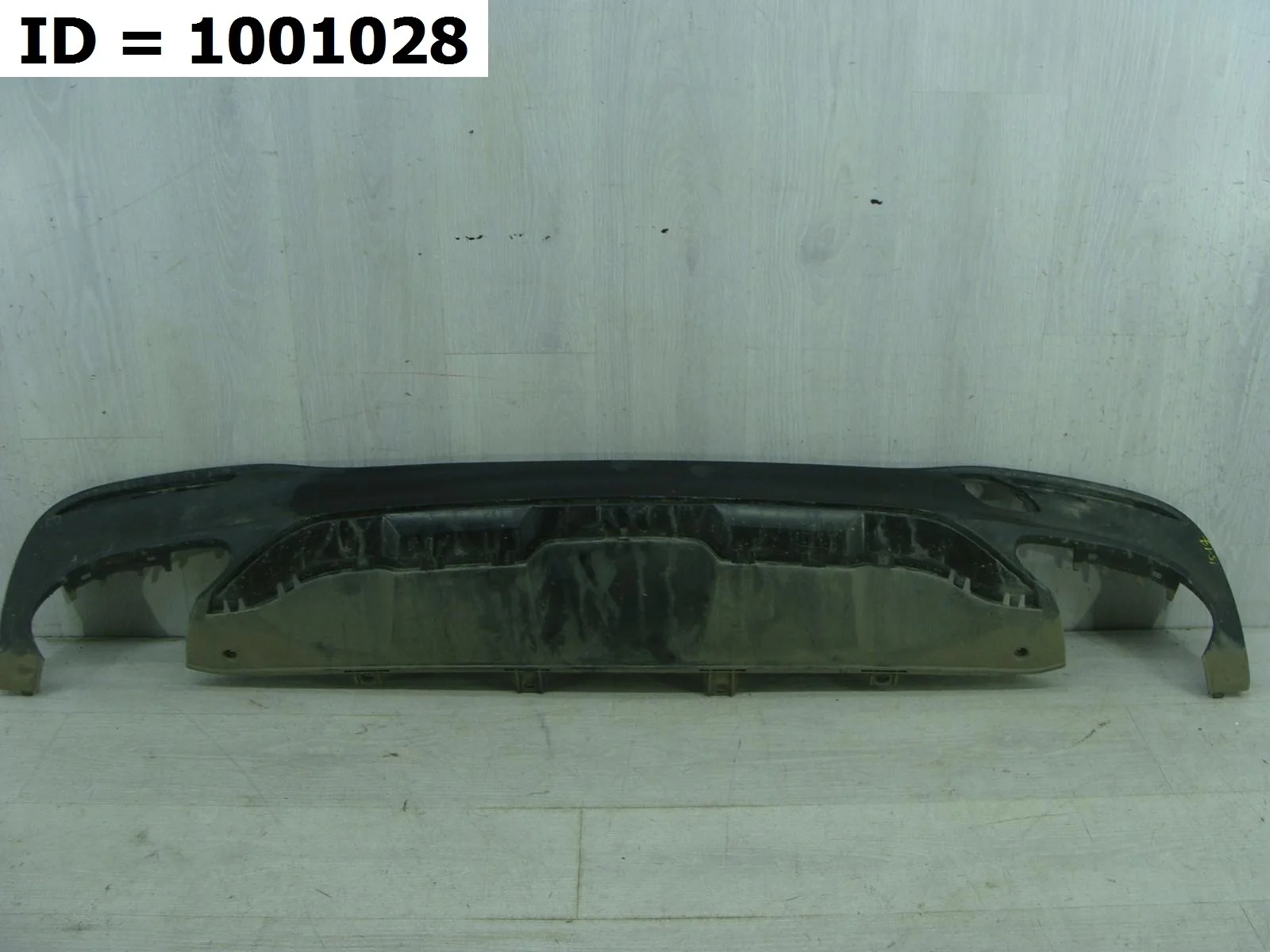 накладка на бампер задняя MERCEDES BENZ GLS CLASS 1, X166 166 166.824 Задний  A1668851138 2015-2019 (контрактная запчасть)
