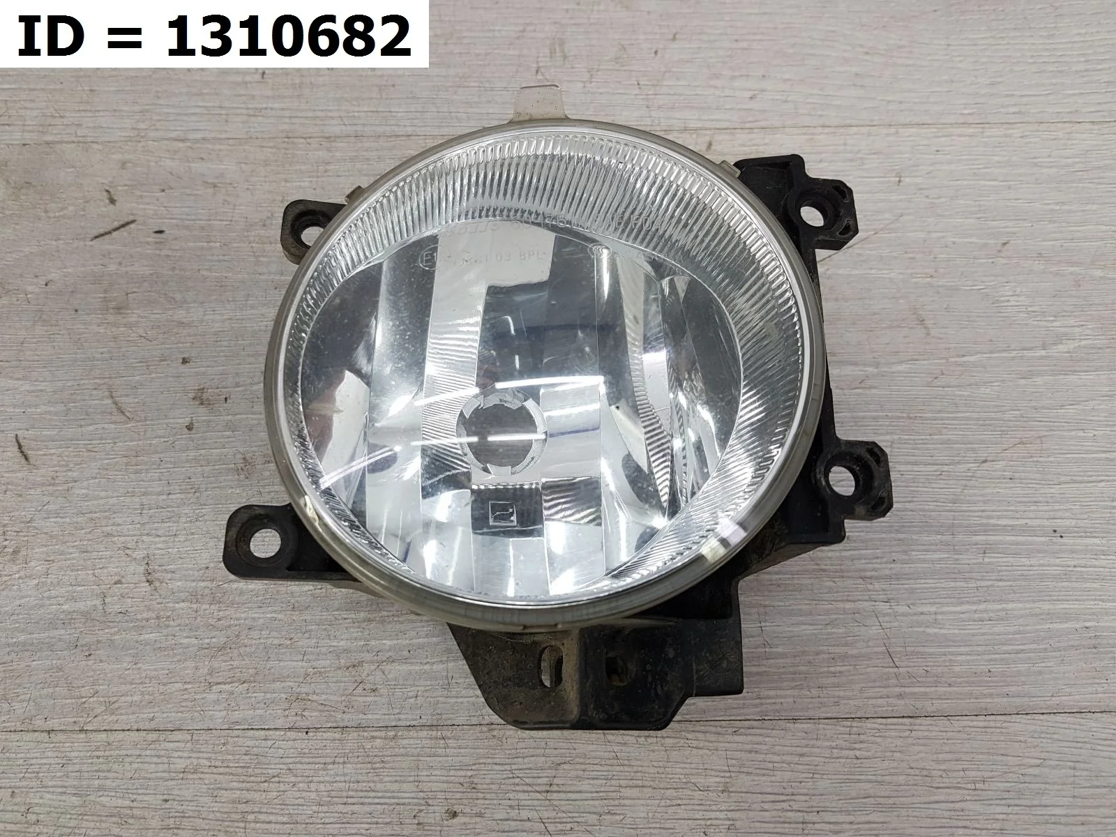 фара противотуманная передний правый Toyota LAND CRUISER 11, 200 UZJ200 VDJ200 Передний Правый  8121060200 2007-2021 (контрактная запчасть)