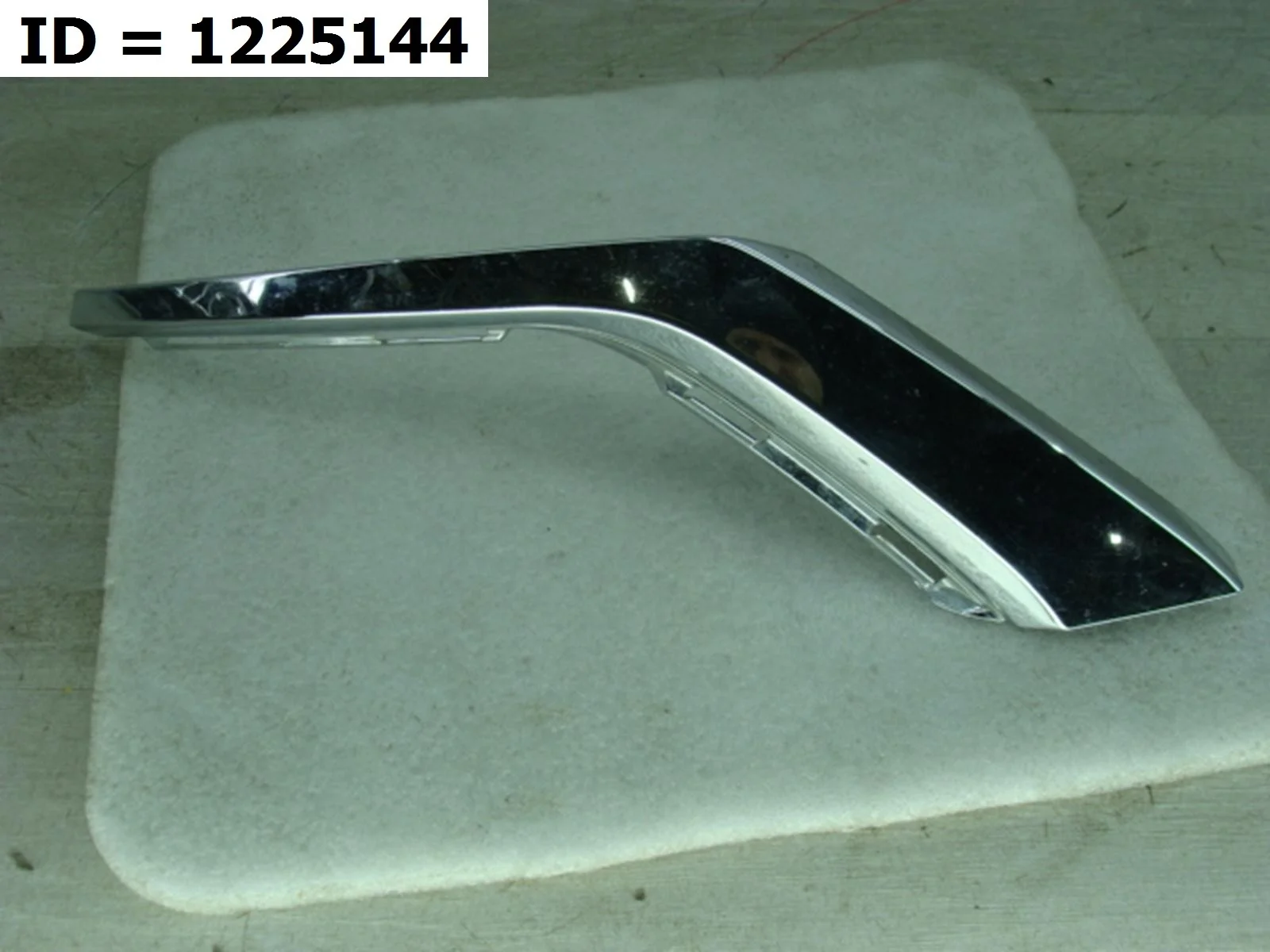 накладка на бампер передняя левая Mitsubishi OUTLANDER 3, GF2W, GF0W, GF8W, GG0W Передний Левый  6407A143 2012-2022 (контрактная запчасть)