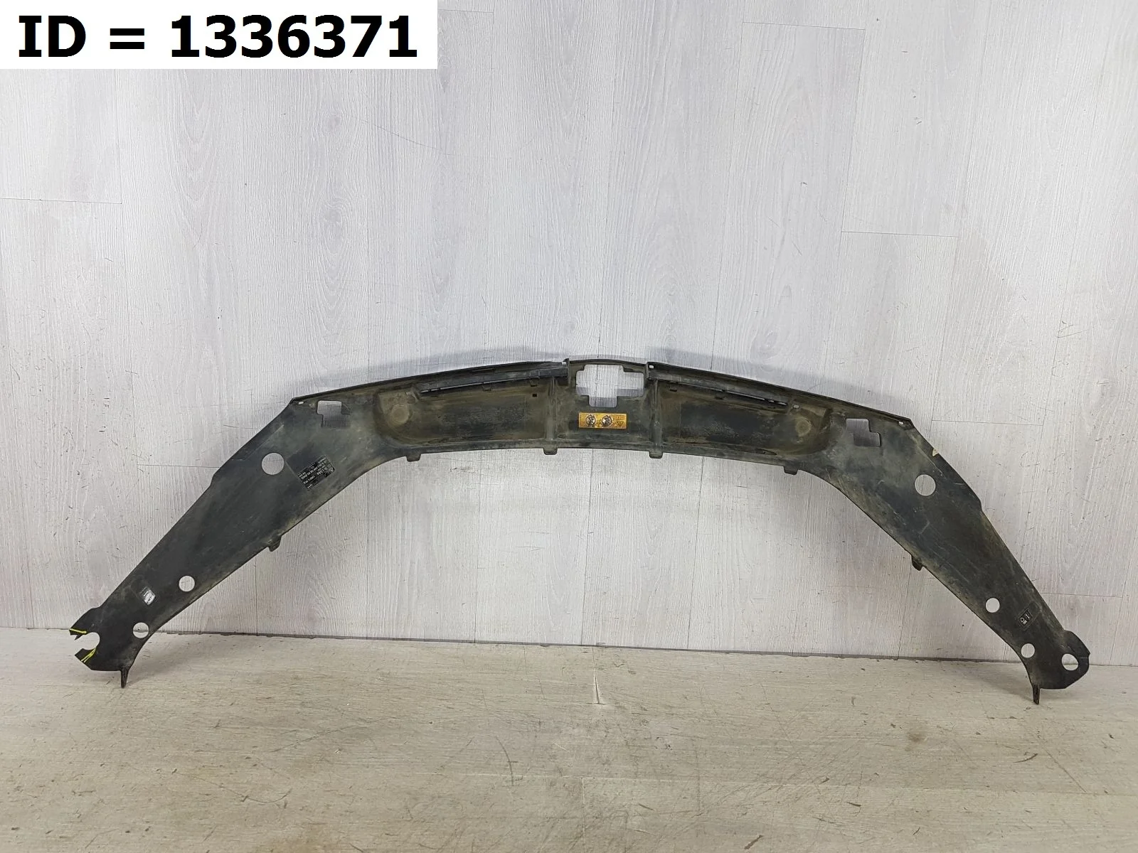 накладка передней панели MERCEDES BENZ GLS CLASS 1, X166 166 166.824  A1668842922 2015-2019 (контрактная запчасть)