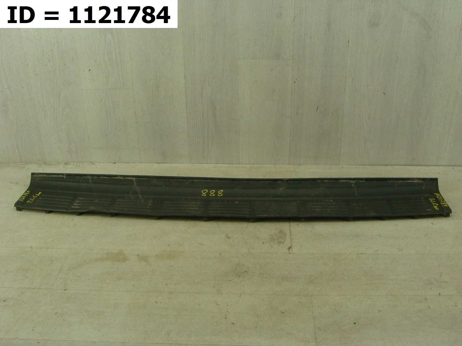 накладка на бампер задняя Toyota LAND CRUISER 11, 200 UZJ200 VDJ200 Задний  5216260040 2007-2021 (контрактная запчасть)