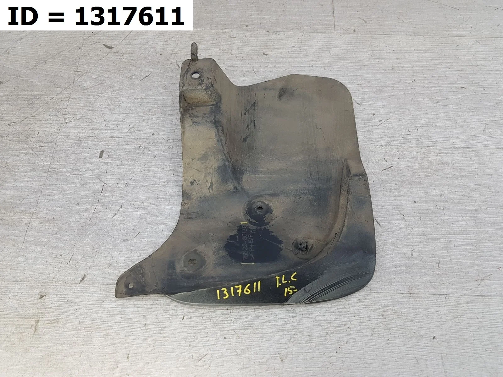 брызговик передний левый Toyota LAND CRUISER 11, 200 UZJ200 VDJ200 Передний Левый  7662260130 2007-2021 (контрактная запчасть)