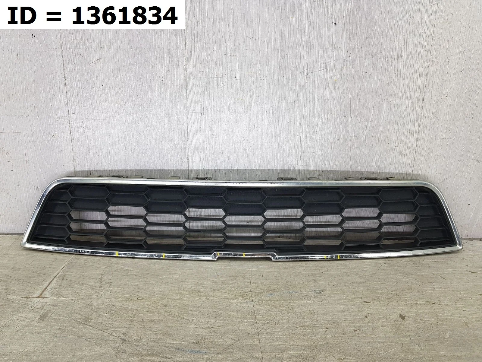 решетка радиатора Chevrolet AVEO 2, T300  96694759 2011 - 2015 (контрактная запчасть)