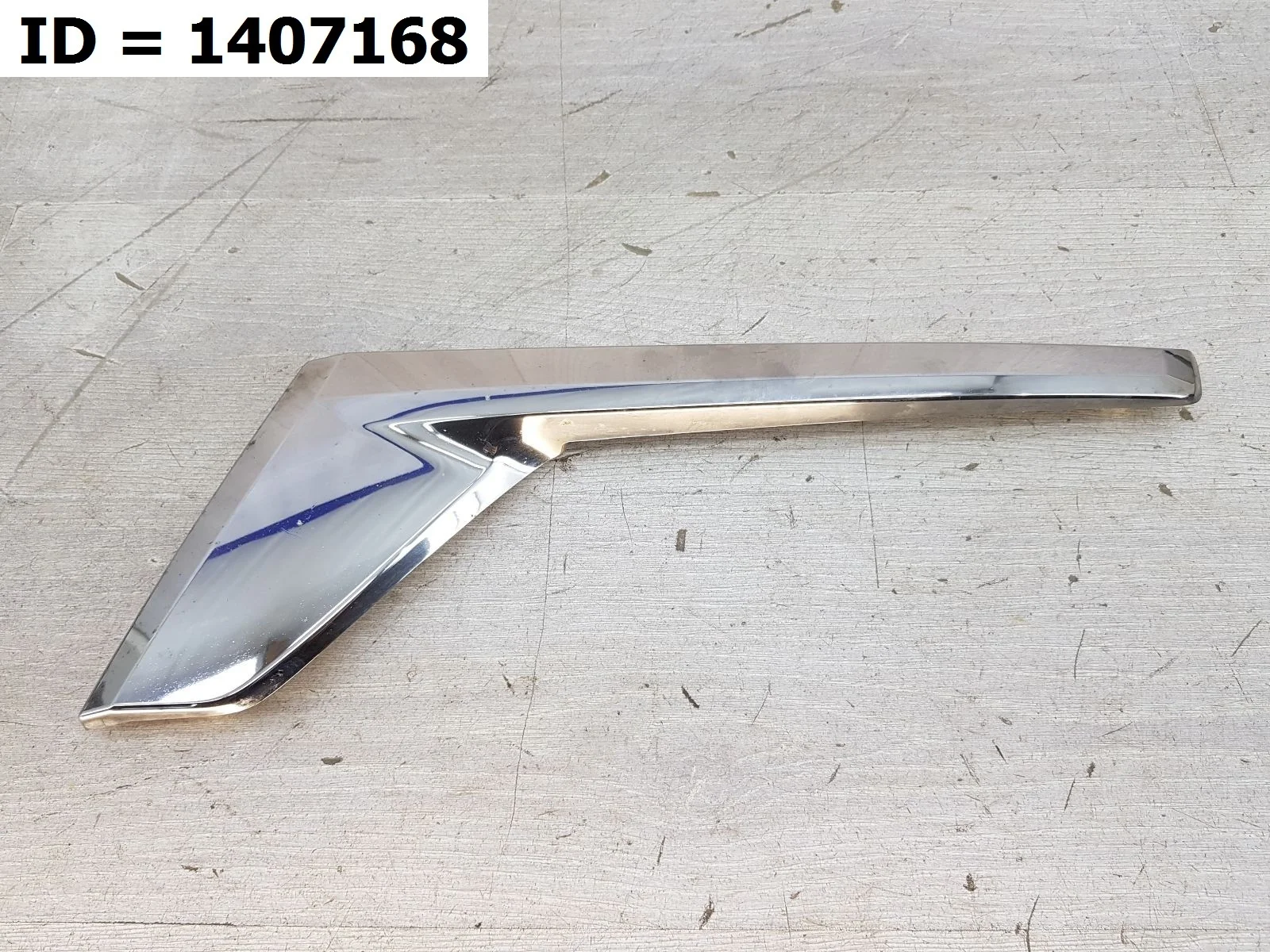 Накладка на фару Toyota LAND CRUISER 11, 200 UZJ200 VDJ200  53182-60050 2007-2021 (контрактная запчасть)