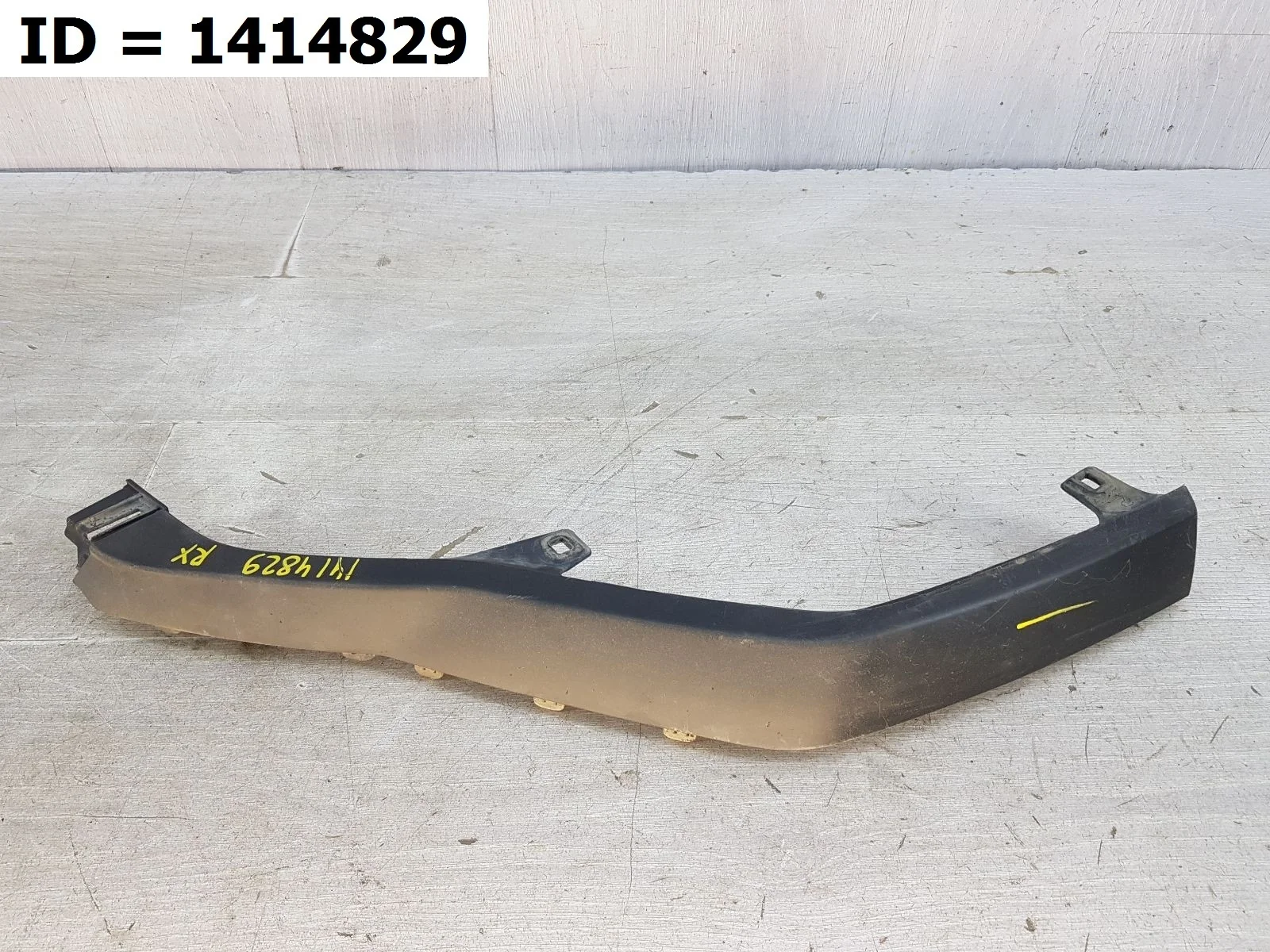 накладка на бампер передняя правая Lexus RX 4, AL20 AGL20W AGL25W GGL25 GYL25 Передний Правый  52437-48020 2015-2024 (контрактная запчасть)