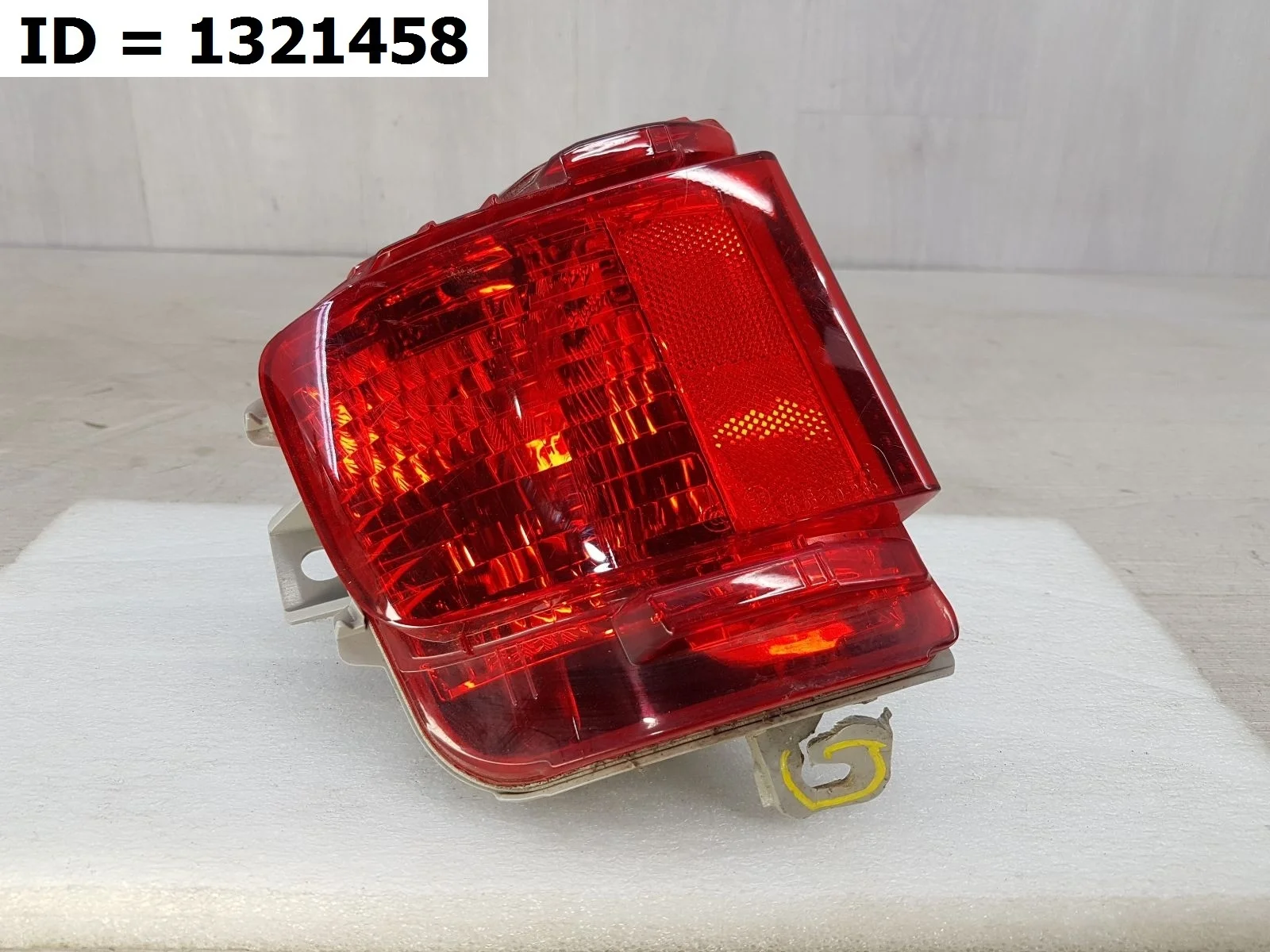 фара противотуманная задний левый Toyota LAND CRUISER 11, 200 UZJ200 VDJ200 Задний Левый  8145660070 2007-2021 (контрактная запчасть)