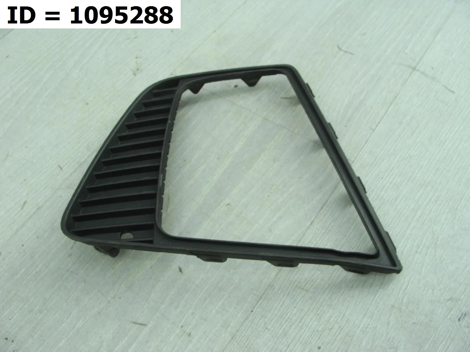 накладка птф правая Hyundai CRETA 1  GS  Правый  86564M0010 2015-2021 (контрактная запчасть)