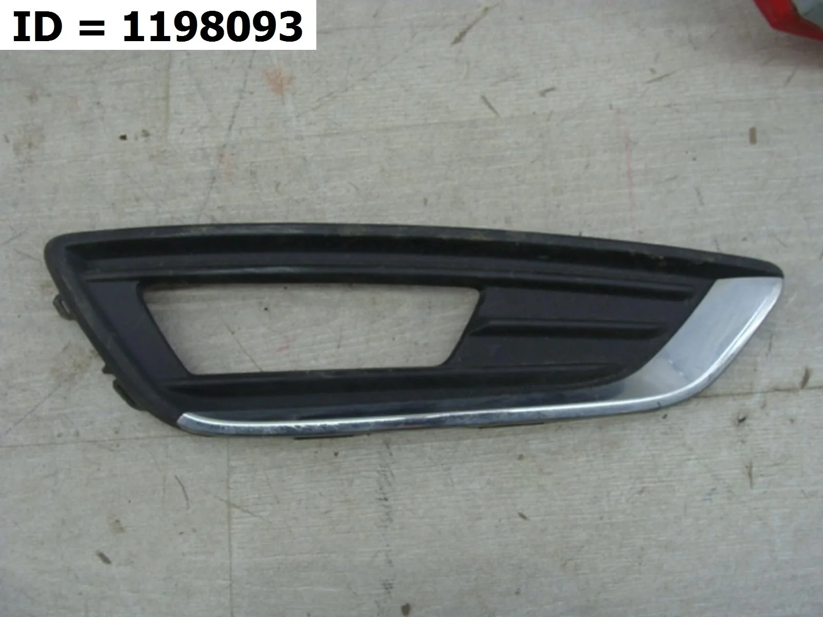 накладка птф правая Ford FOCUS 3, DYB MK3 BK BL BM CB8 Правый  1873303 2010-2019 (контрактная запчасть)