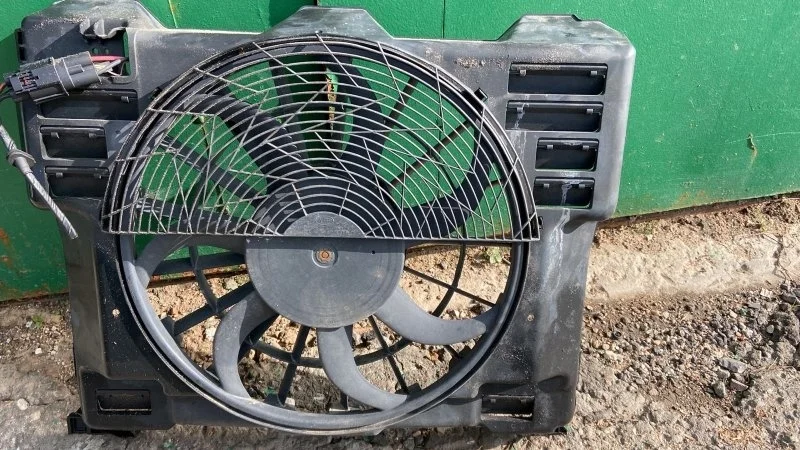 Вентилятор радиатора кондиционера Land Rover Range
