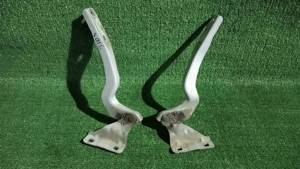 Б.у. петля капота (2шт) NISSAN QASHQAI J10 NISSAN QASHQAI J10