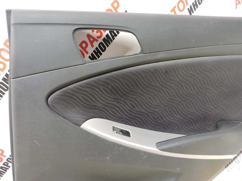 Обшивка двери задней правой Hyundai Solaris 2010-2017