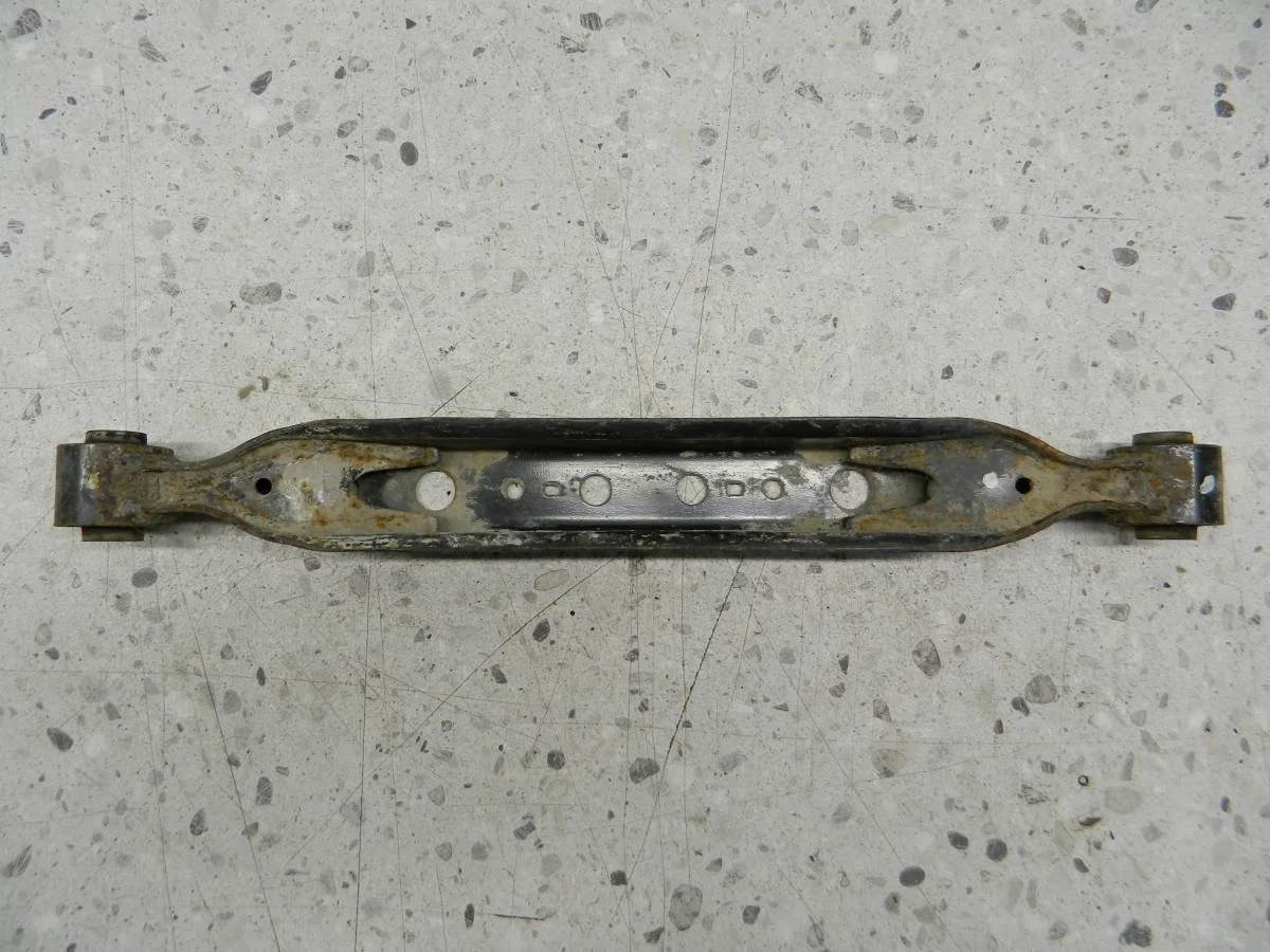 Рычаг задний поперечный Nissan Qashqai J10 2006-2013