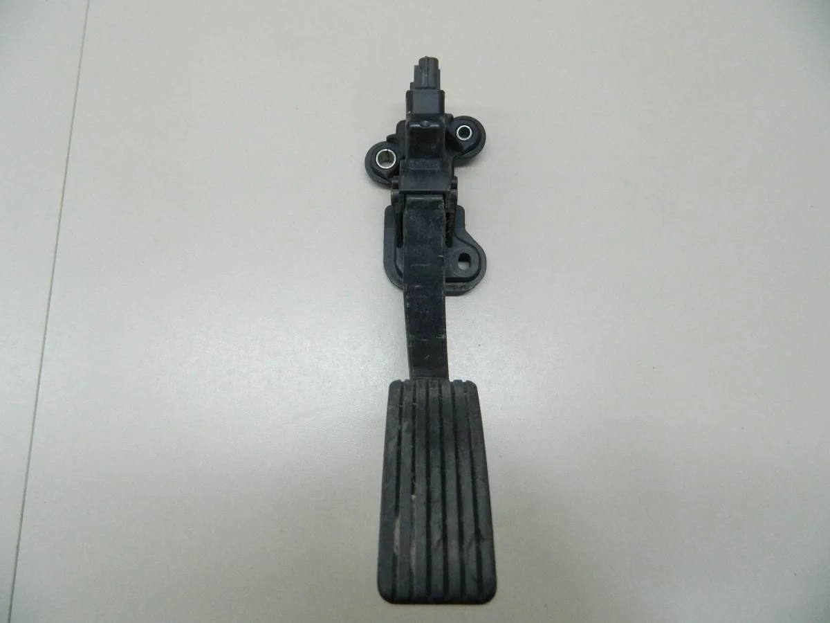 Педаль газа Mitsubishi Lancer X CX, CY  2007>