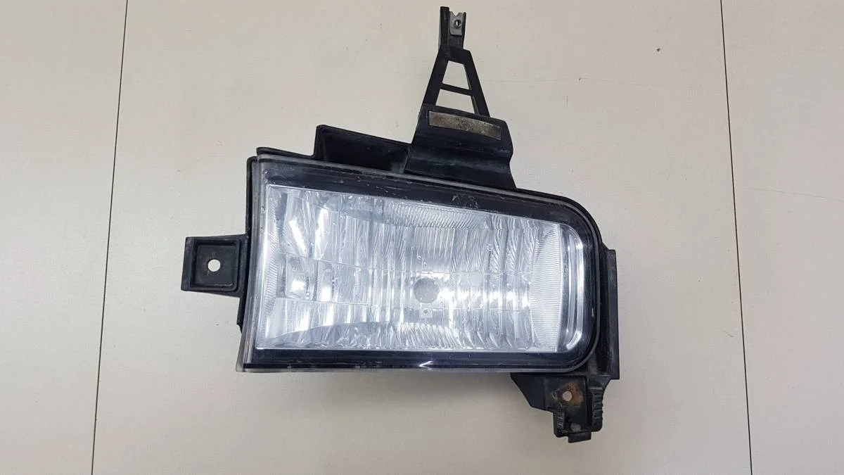 Фара противотуманная левая Toyota Land Cruiser J200 2007-2015