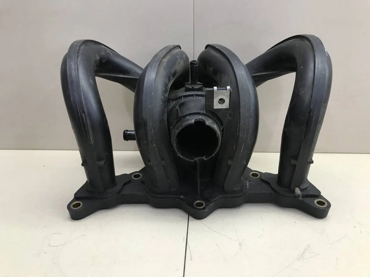 Коллектор впускной Toyota Yaris P10 1999-2005