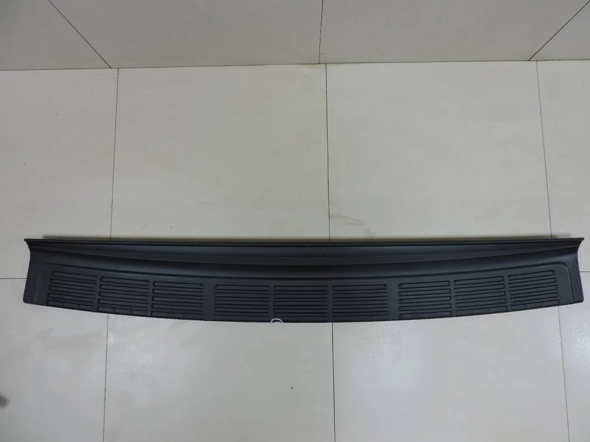 Накладка заднего бампера Toyota Land Cruiser J200 2007-2015