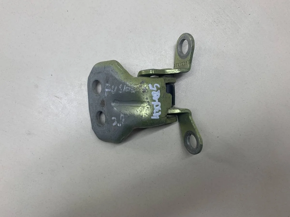 Петля двери задней правой нижняя Ford Fusion JU 2002-2012