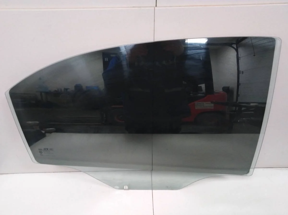 Стекло двери задней правой Chevrolet Aveo T250 2005-2011