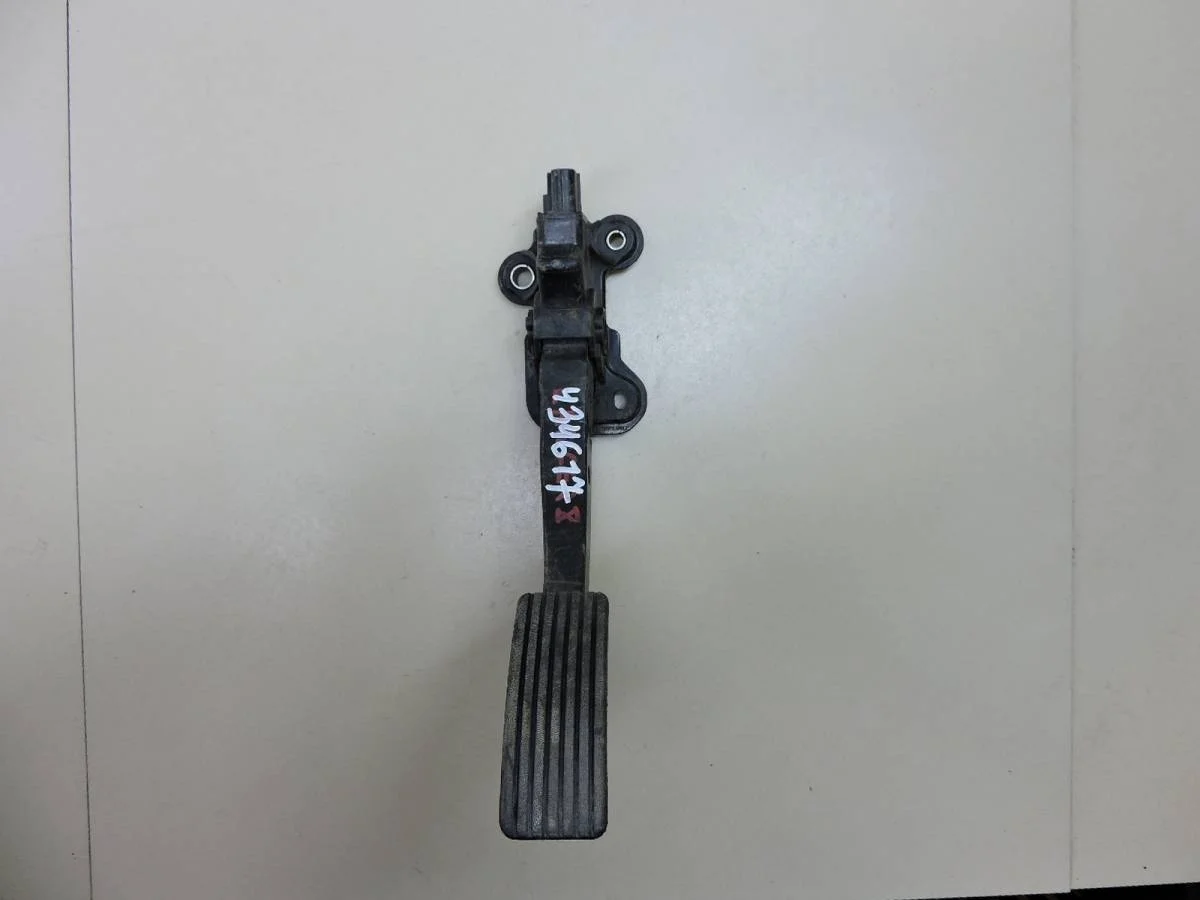 Педаль газа Mitsubishi Lancer X CX, CY  2007>