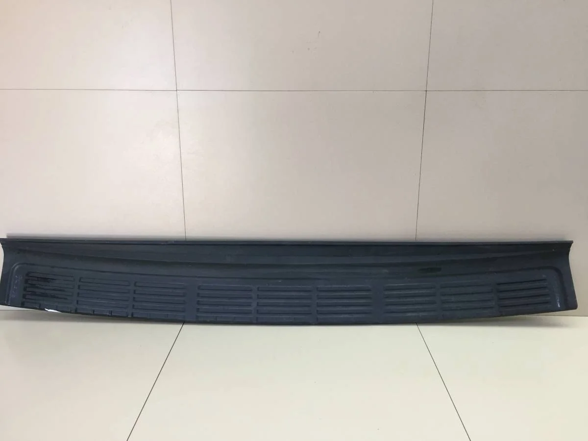Накладка заднего бампера Toyota Land Cruiser J200 2007-2015