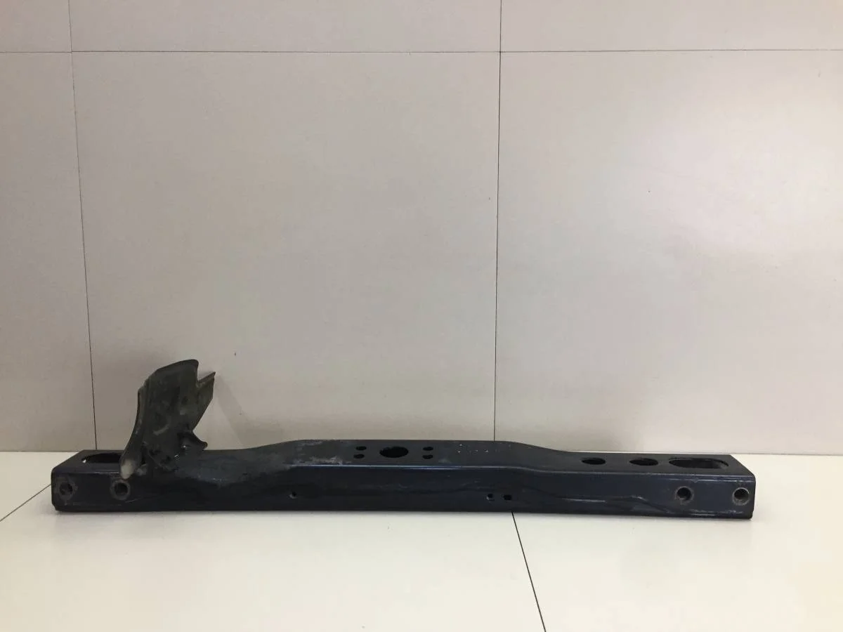 Балка передняя поперечная Toyota Land Cruiser J200 2007-2015