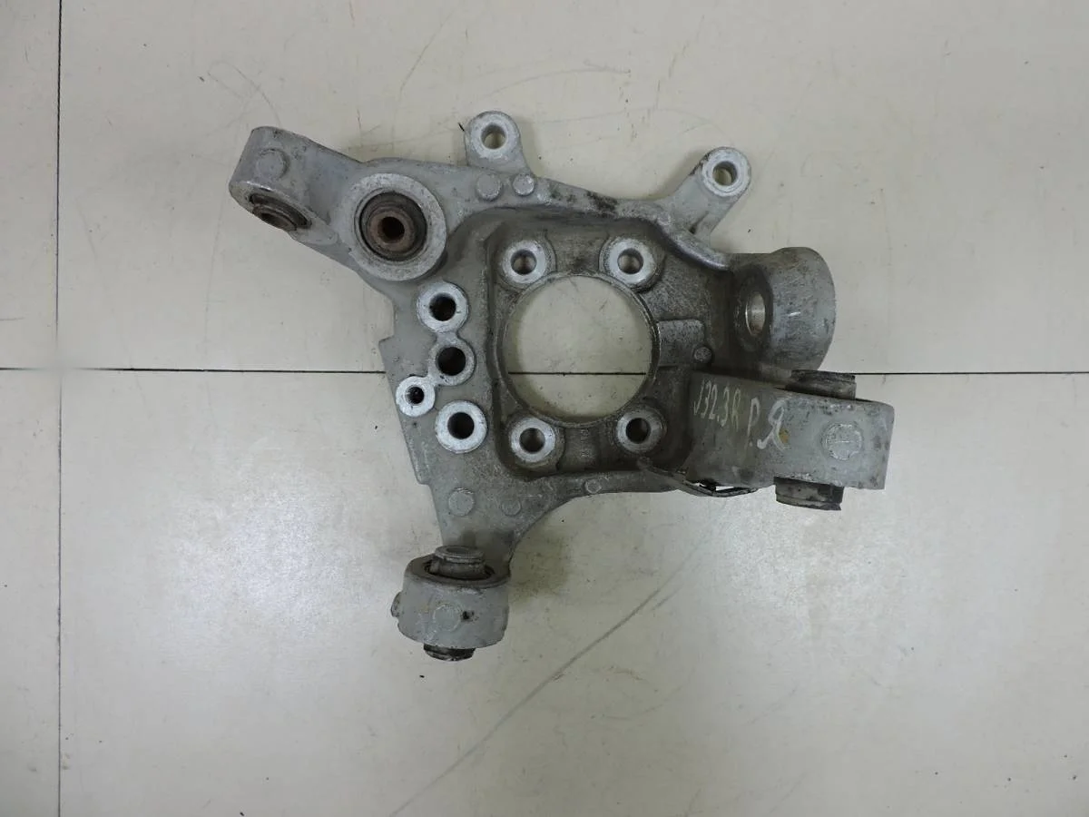 Кулак поворотный задний правый Nissan Teana J32 2008-2013