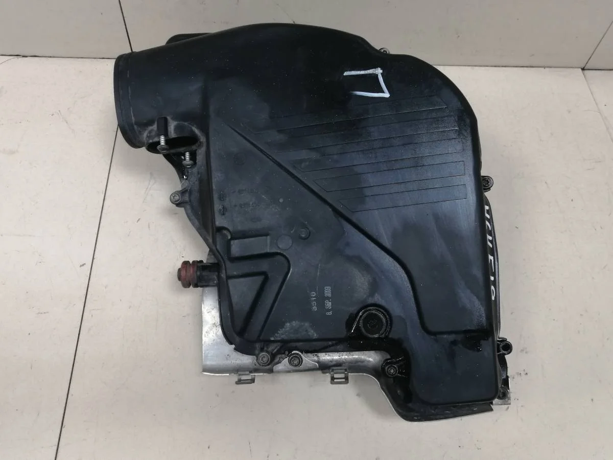 Корпус воздушного фильтра BMW 7-Series F01 2008-2015