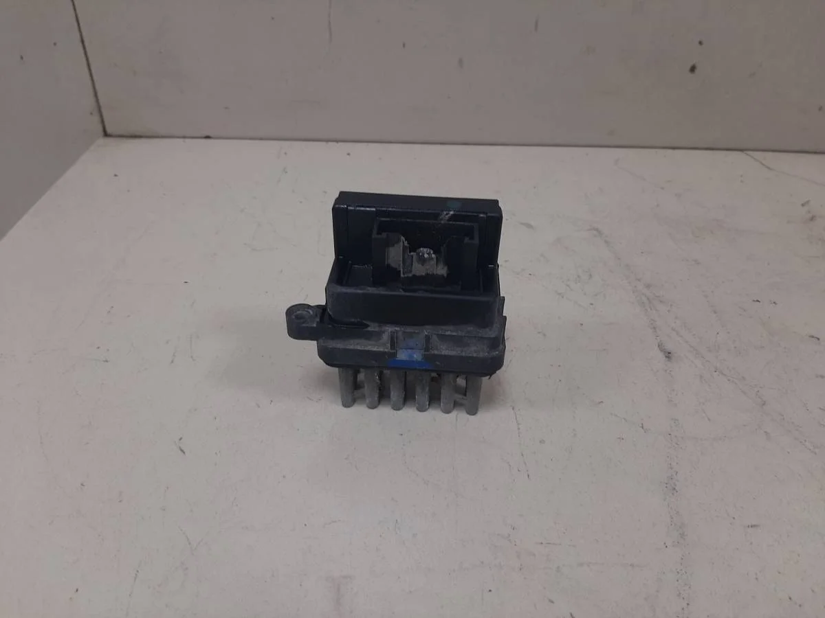 Резистор отопителя Ford Focus 2 DB 2008-2011