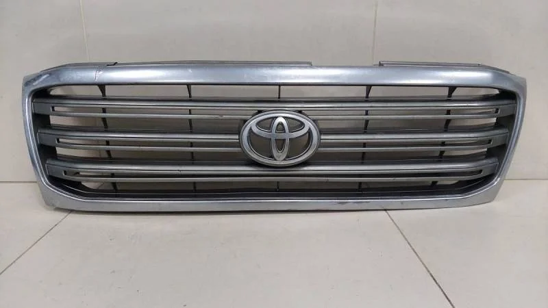 Решетка радиатора Toyota Land Cruiser J100 1998-2007