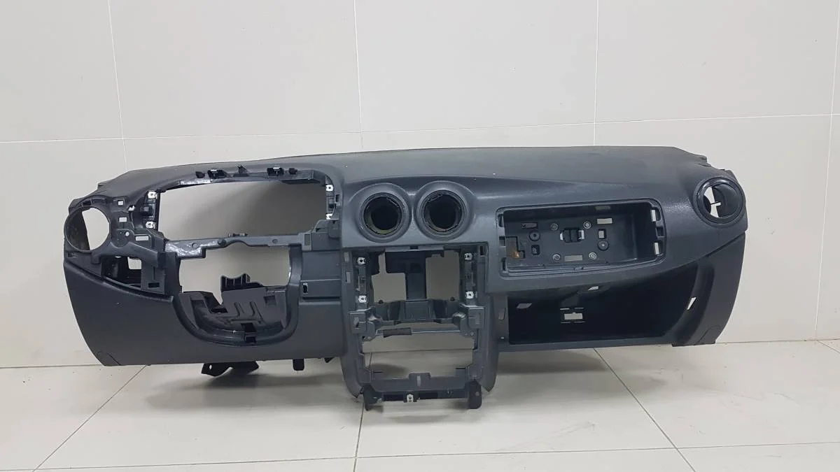 Торпедо Nissan Almera 3 G11, G15 2012>