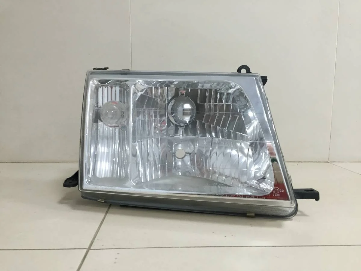 Фара правая Toyota Land Cruiser J100 1998-2007