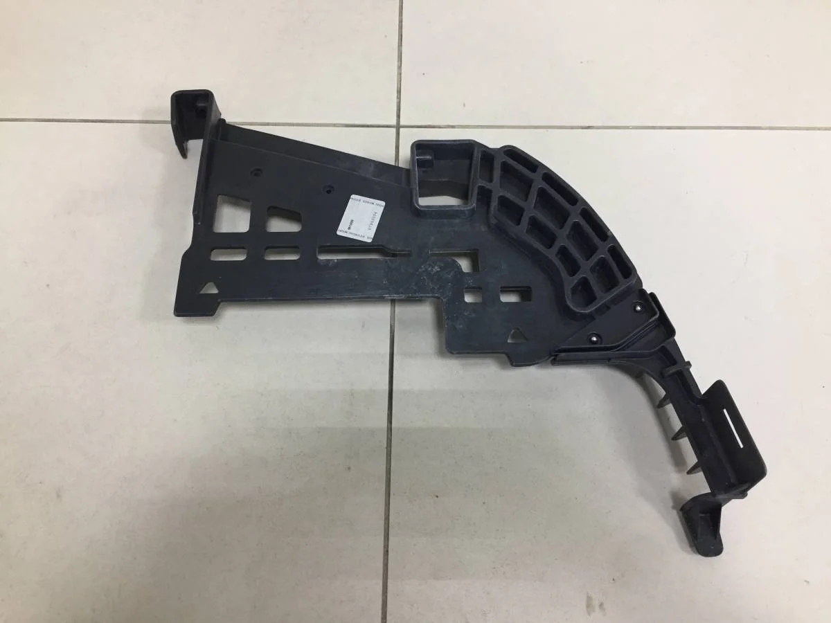 Кронштейн переднего бампера левый Hyundai Tucson JM 2004-2010