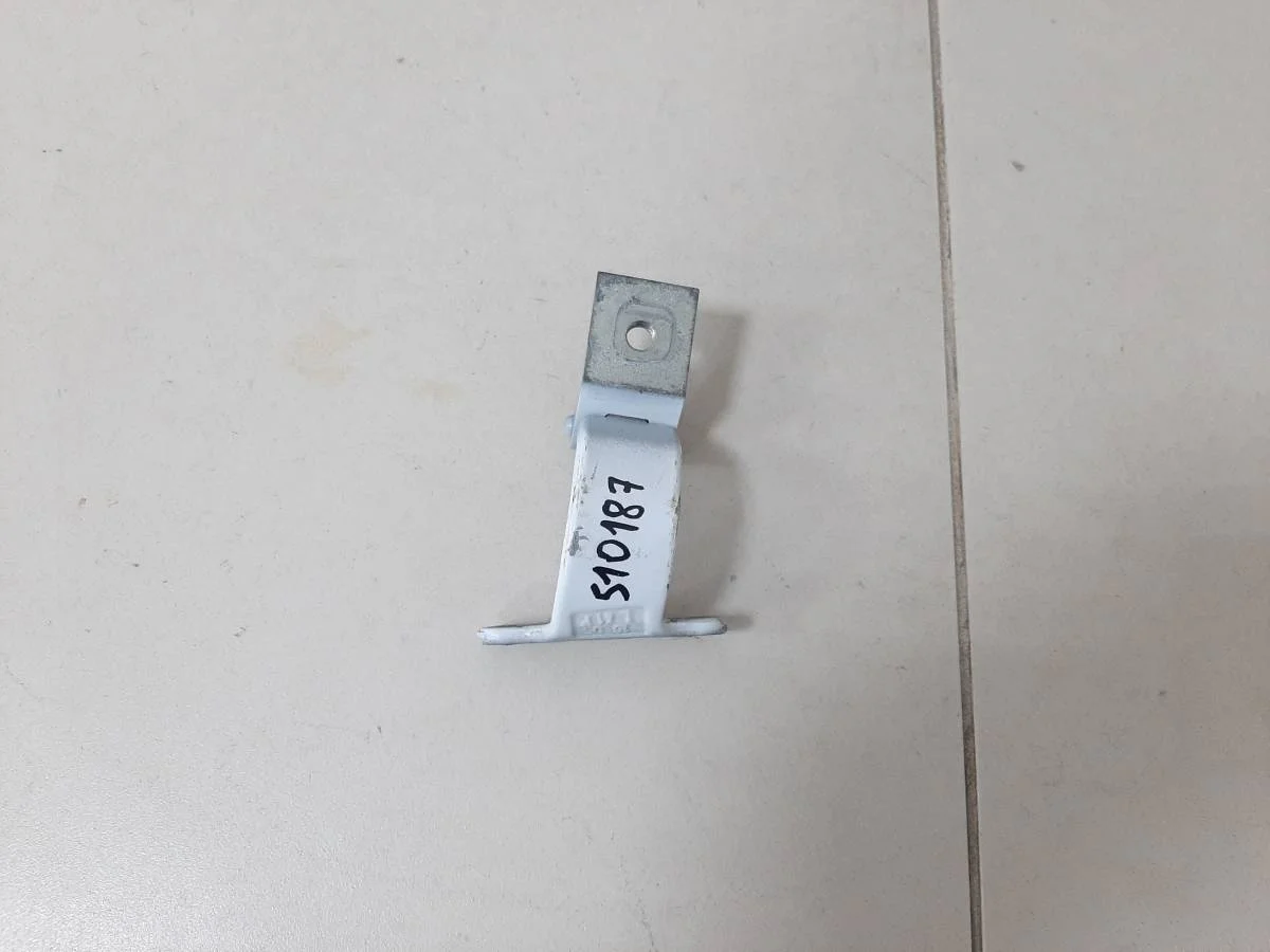 Петля двери багажника Skoda Rapid 2012-2020