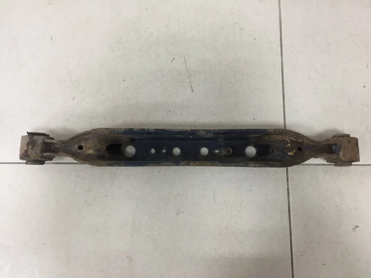 Рычаг задний поперечный Nissan Qashqai J10 2006-2013