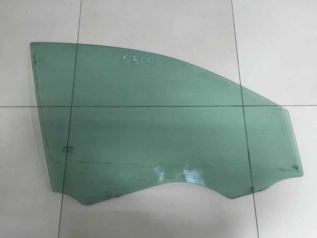 Стекло двери передней правой Renault Megane 2 2002-2009
