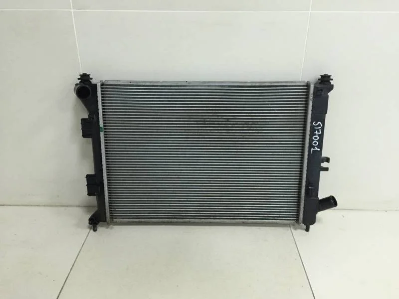 Радиатор охлаждения двигателя Kia Ceed JD 2012-2018