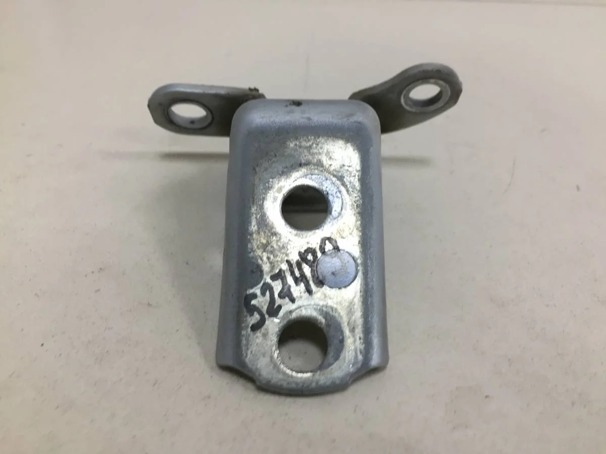 Петля двери задней правой нижняя Toyota Camry V40 2006-2011