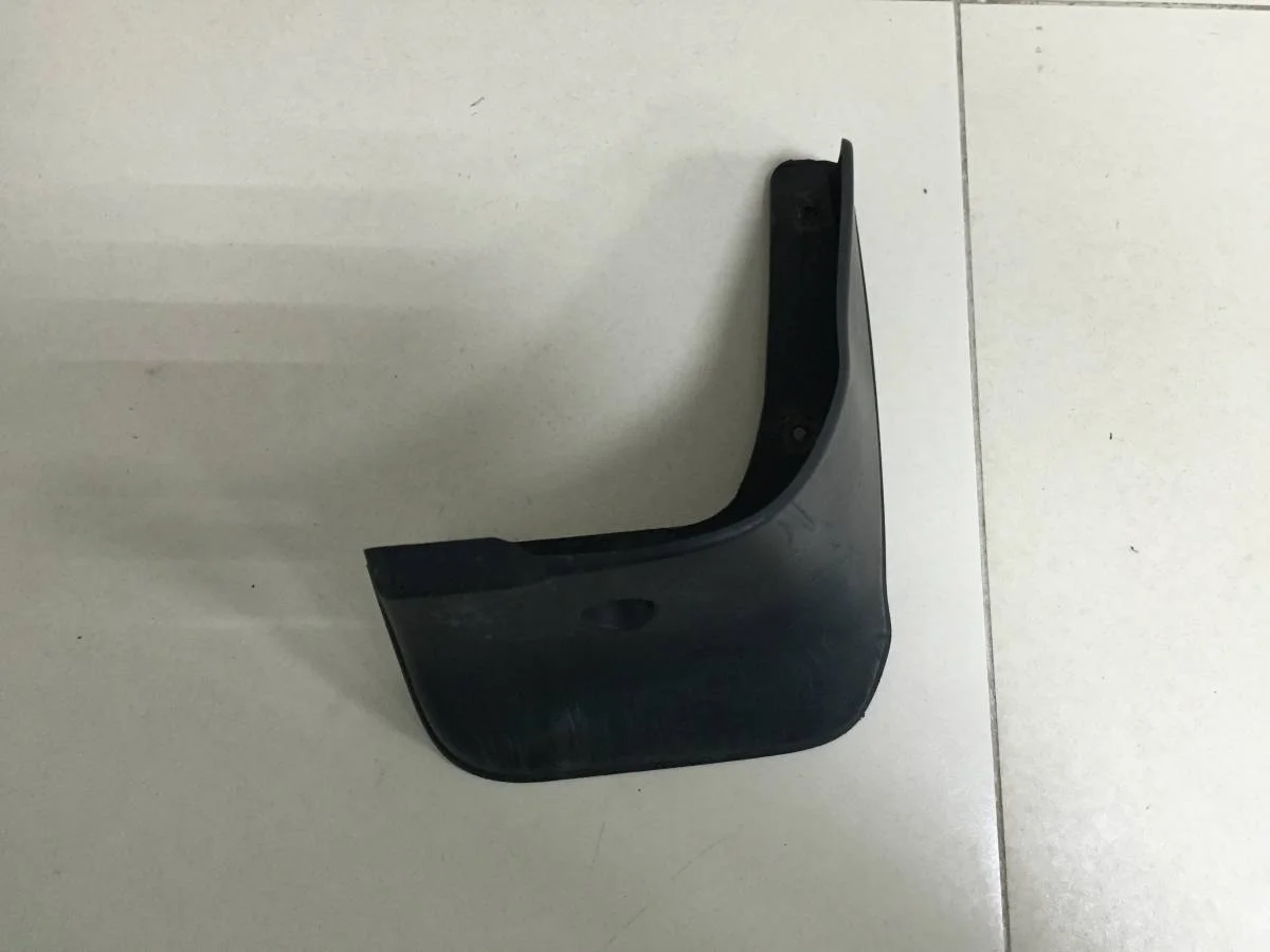 Брызговик задний правый Toyota Corolla E150 2006-2013