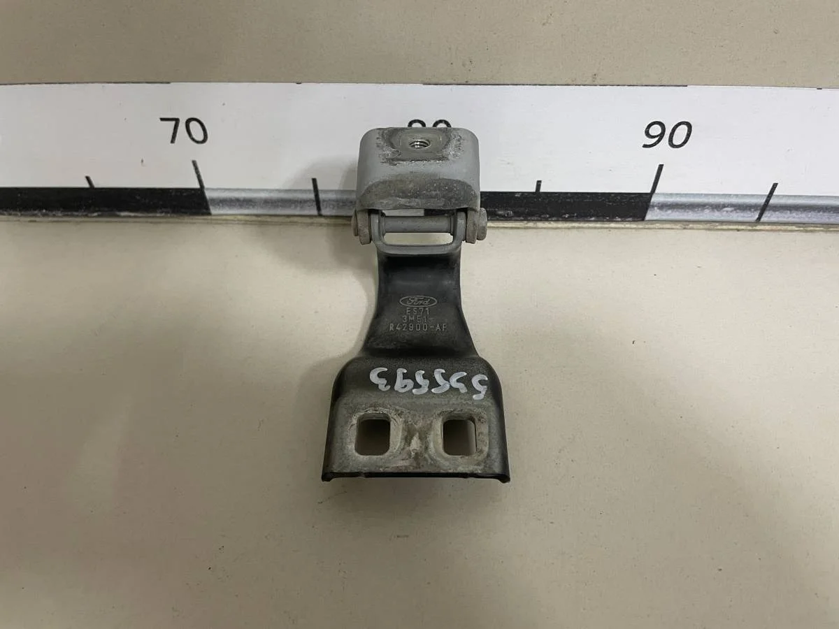 Петля двери багажника Ford C-MAX 2003-2010