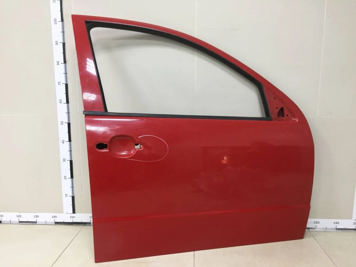 Дверь передняя правая Skoda Fabia 6Y 1999-2007