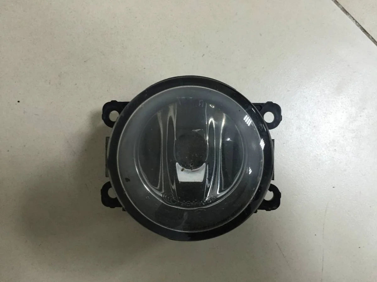 Фара противотуманная левая Nissan Navara D40 2005-2015