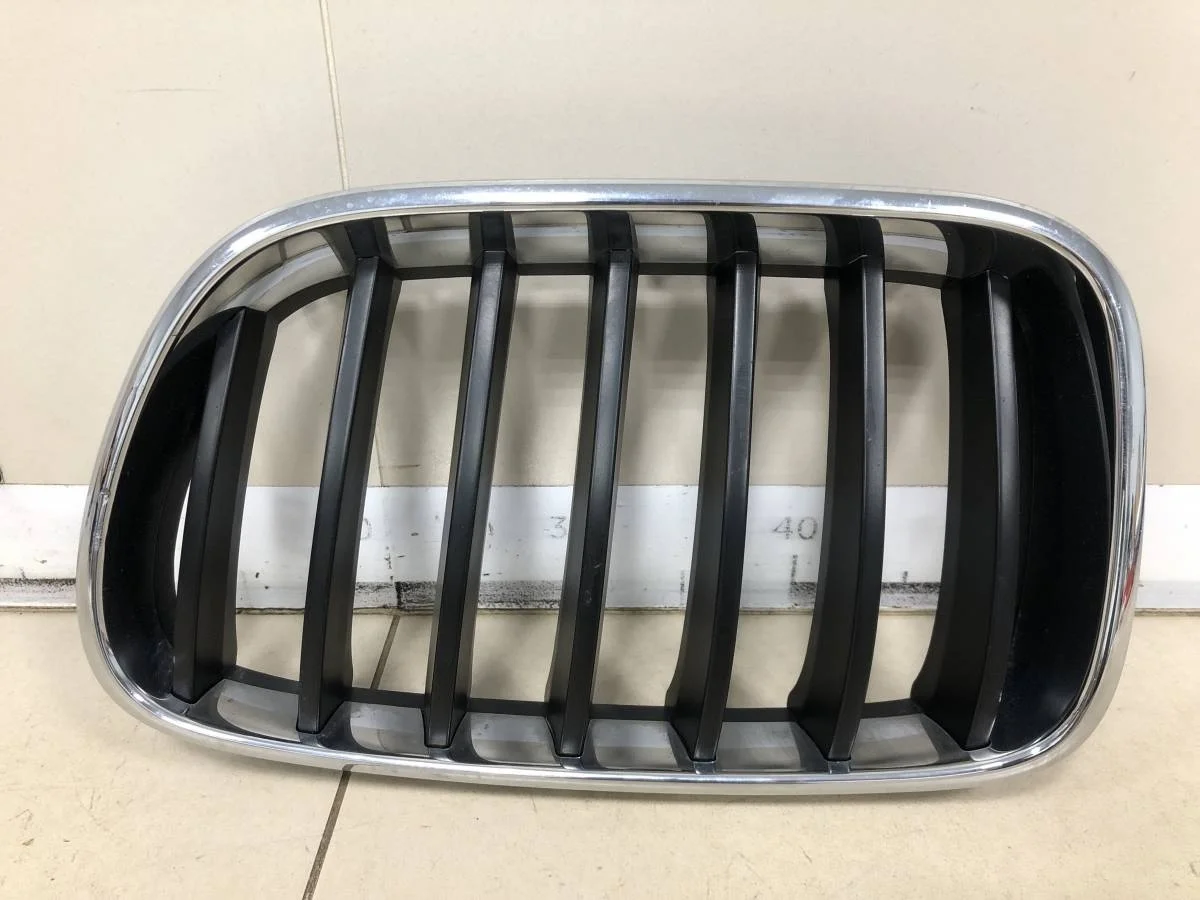 Решетка радиатора левая BMW X3 F25 2010-2017