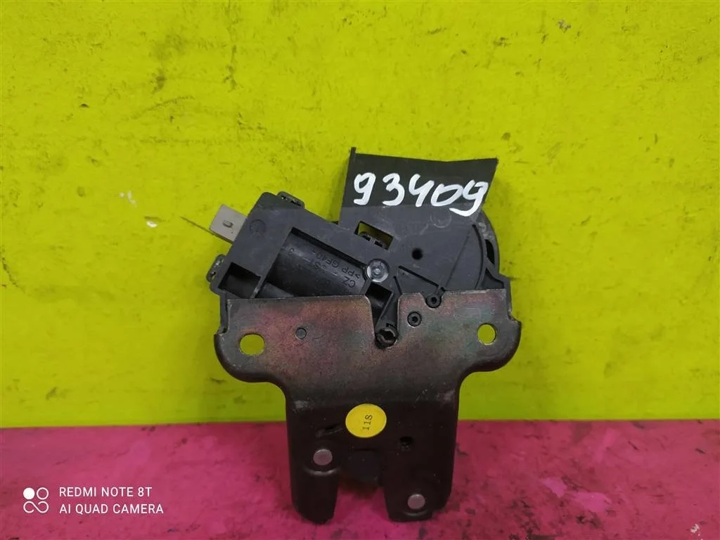 Замок багажника Audi A4 B8 A5 A6 C6 A8 4F5827505C