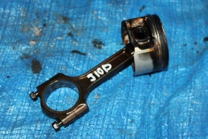 Б.у. шатун NISSAN QASHQAI J10 NISSAN QASHQAI J10