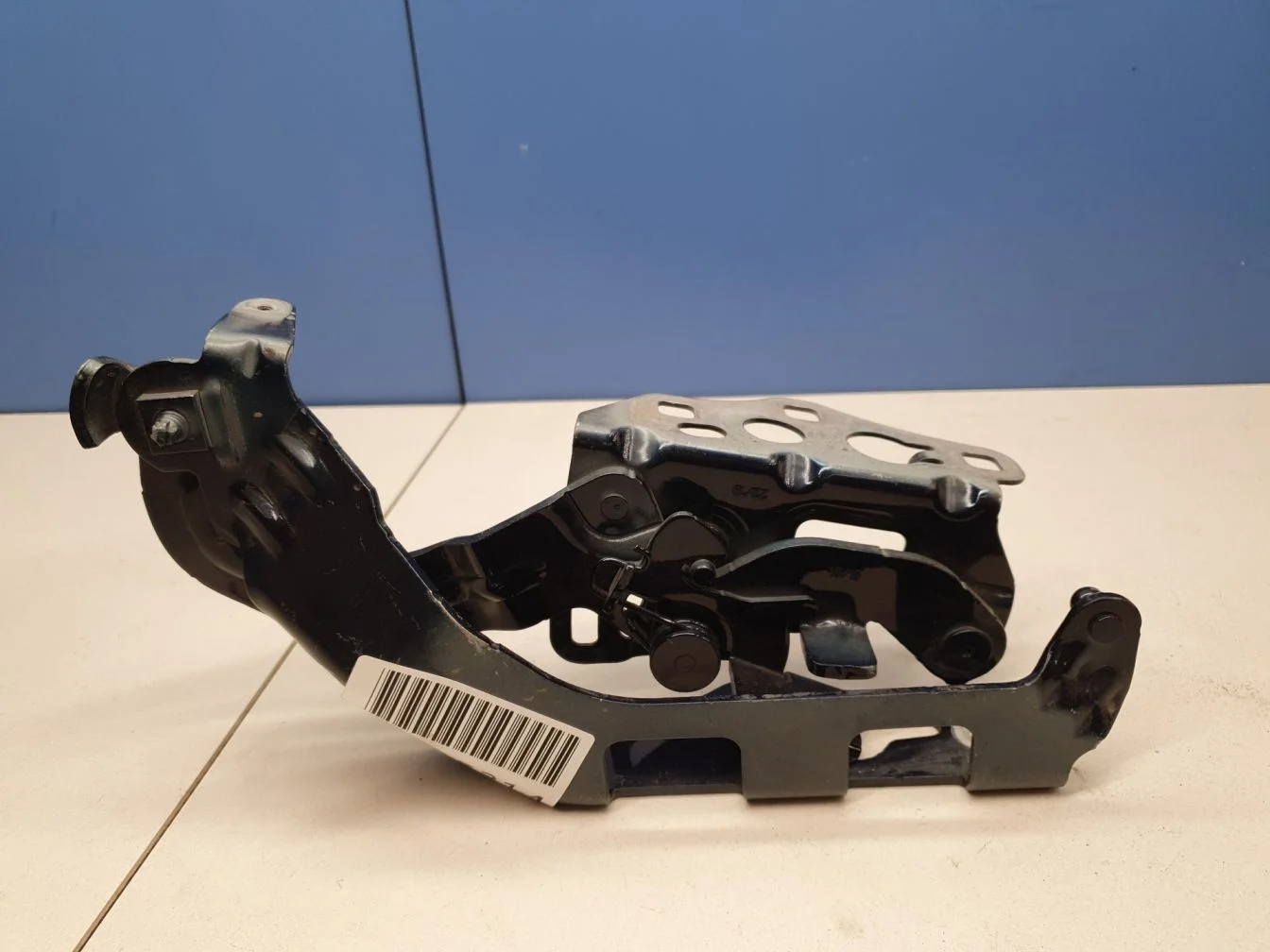 Петля капота правая для Mercedes C-klasse W205 2014-