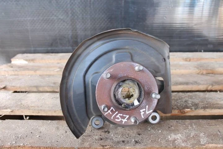 Б.у. кулак поворотный NISSAN JUKE F15E NISSAN JUKE F15E